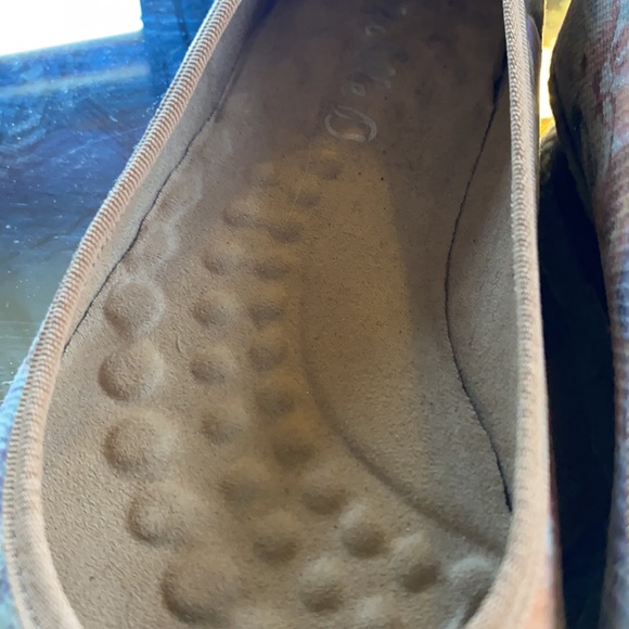 Michelle D Slip ons - Picture 4 of 7